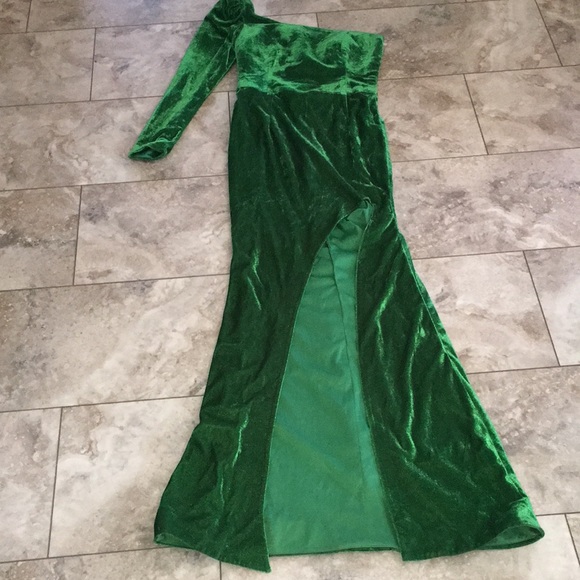 PEGGYS WORLD AWESOME GREEN VELVET 1 SHOULDER DEEP LEG SPLIT DRESS SIZE SMALL